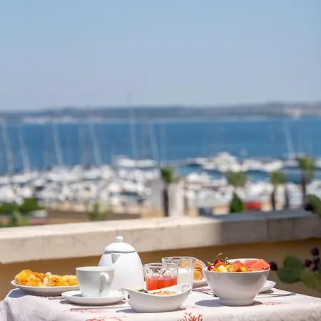 Palazzo Vergine - By Inside Salento B&B 갈리폴리